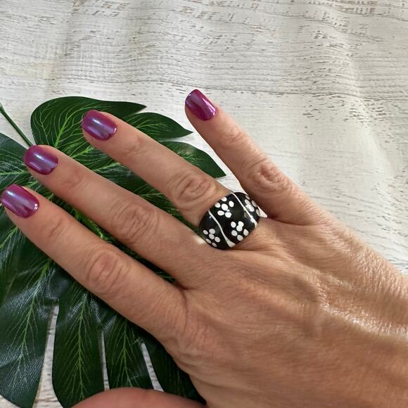 BOGO FREE BLACK WHITE DOTTED RING RETRO - Picture 6 of 7